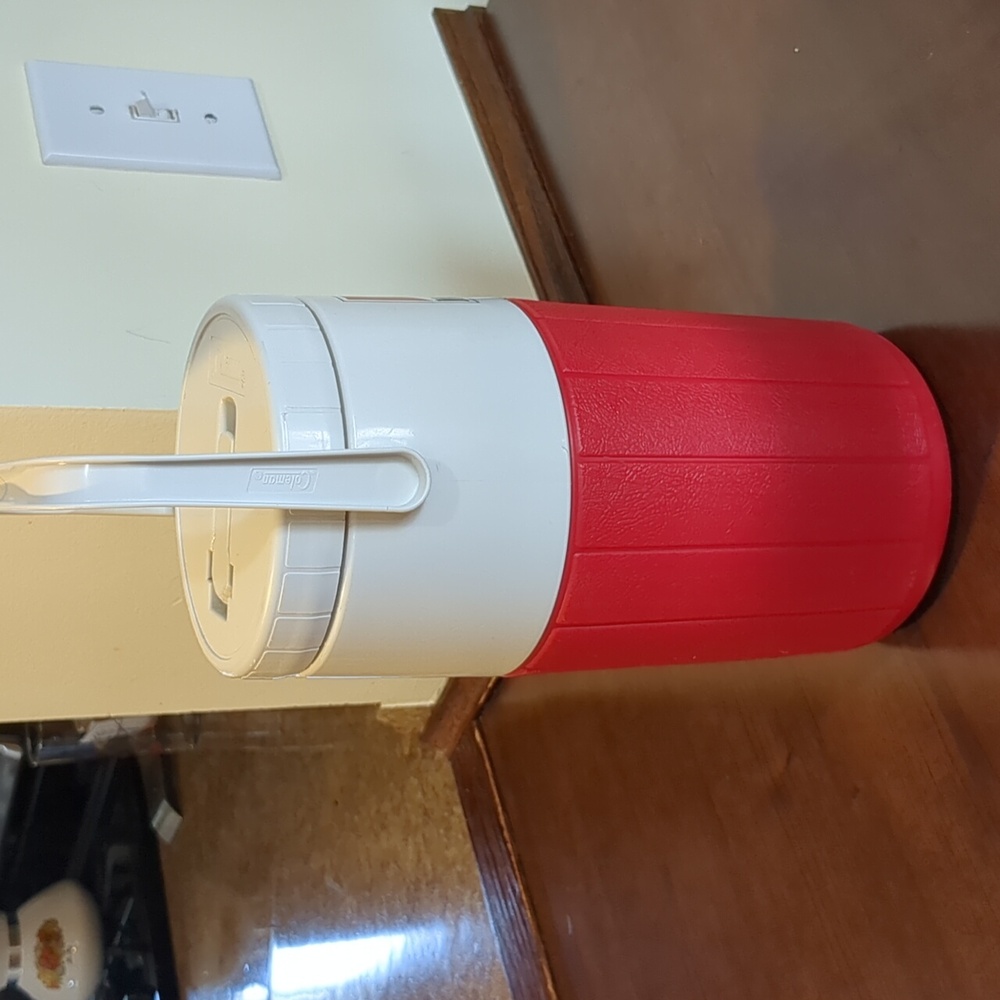 Vintage 5590 Coleman Marlboro half gallon insulated thermos - Picture 9 of 10